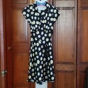 Black dress with yellow polka dots size m
